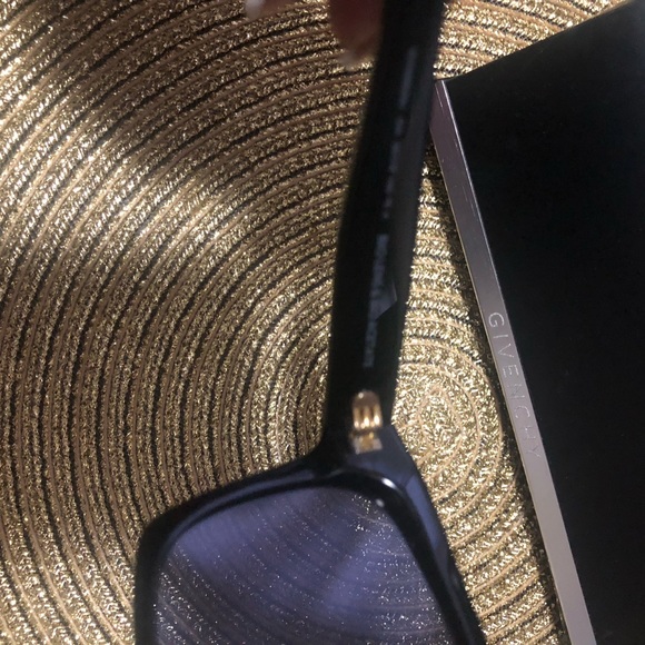 COPY - Givenchy black wayfarer sunglasses - Picture 5 of 6
